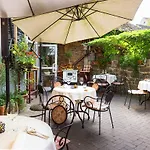 & Restaurant Ostarija 돌레니스케토플리체