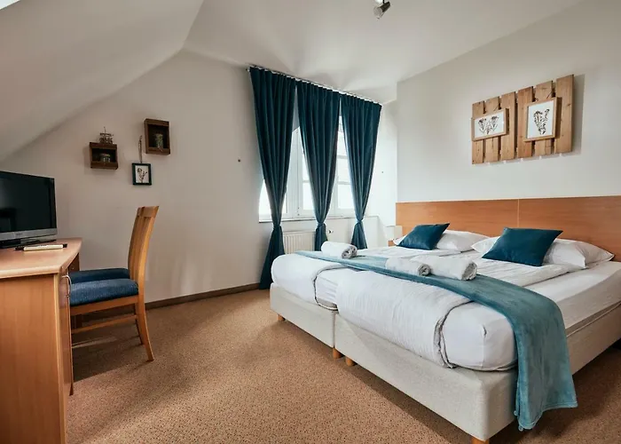 & Restaurant Ostarija 3* דולנז'סקה טופליסה