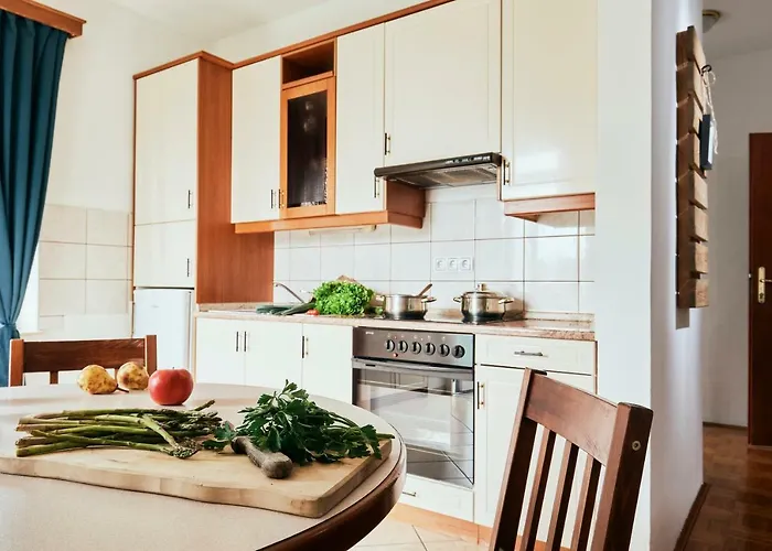 & Restaurant Ostarija מלון 3*